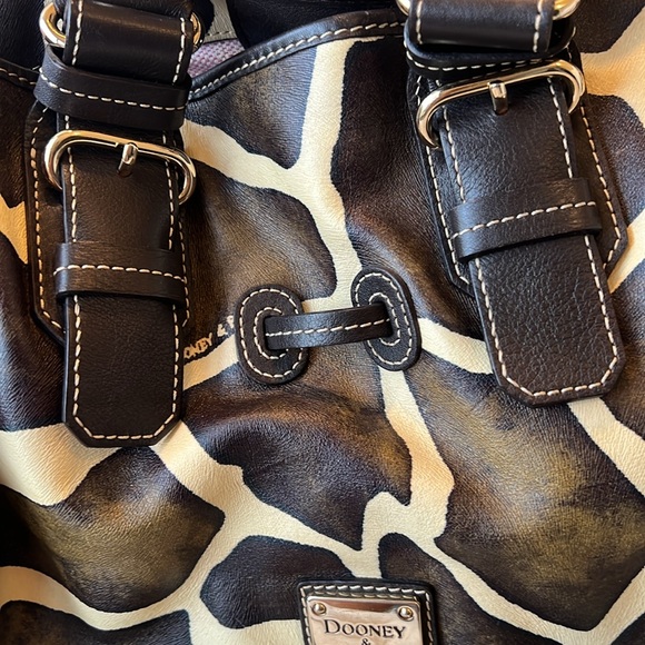 Dooney and Bourke Leather Giraffe Print Tote with Draw string. - Picture 5 of 8